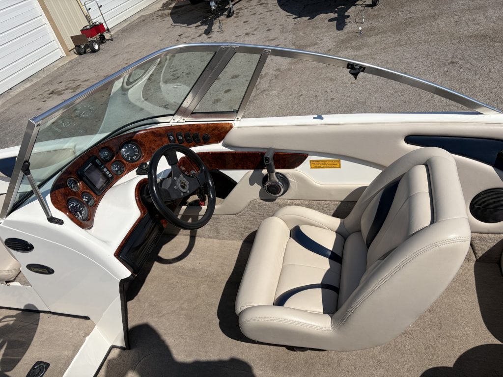 2000 Triton 21sf with yamaha 200 hp